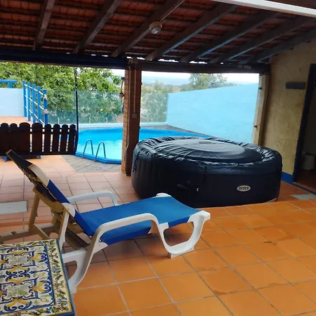 O Cantinho Local Holiday home