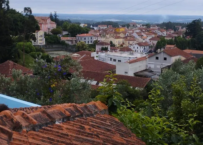 O Cantinho Local בית נופש *