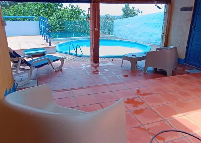 O Cantinho Local Nyaraló